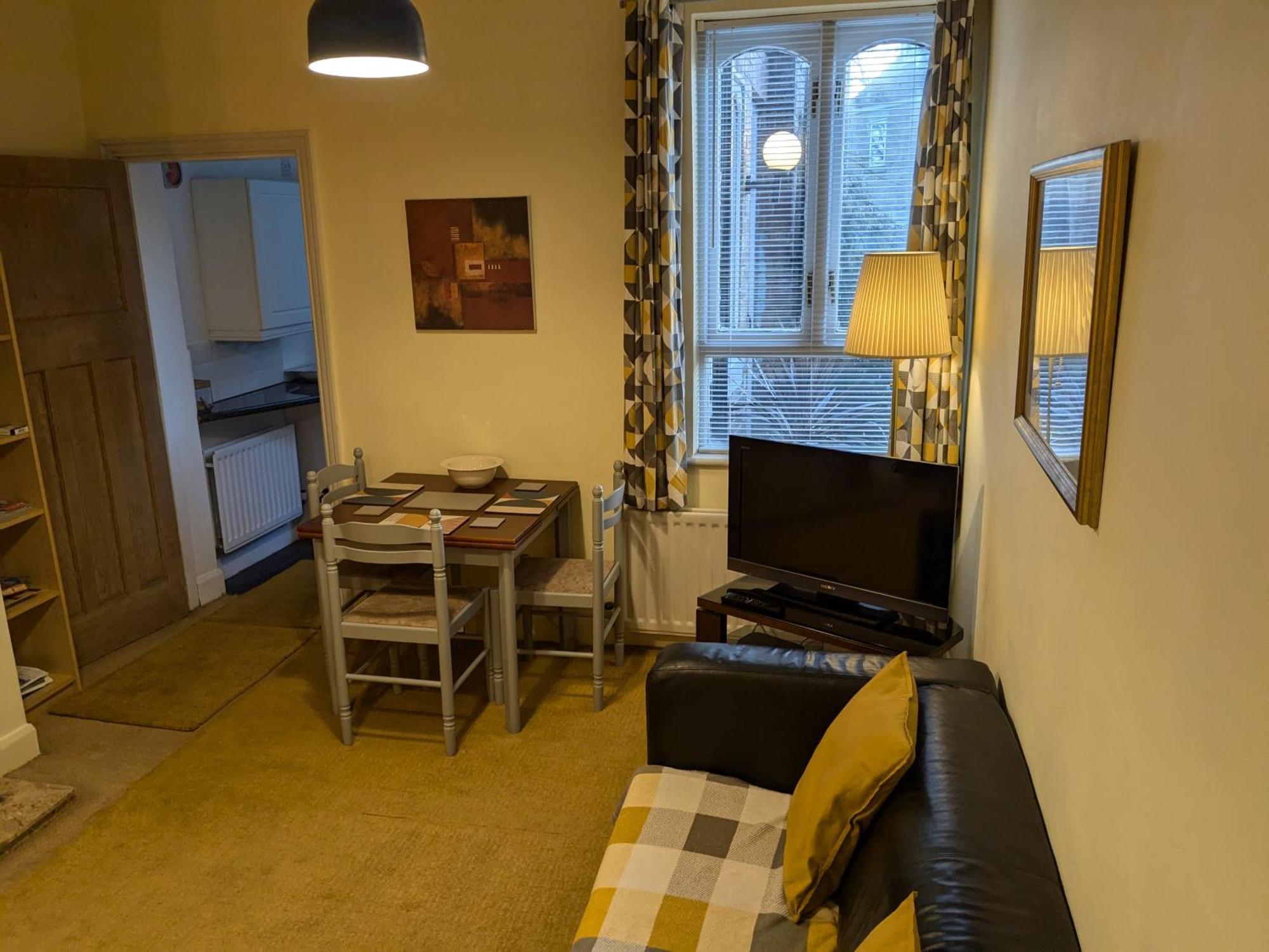 Apartment With Outside Patio And Car Space Durham Eksteriør billede